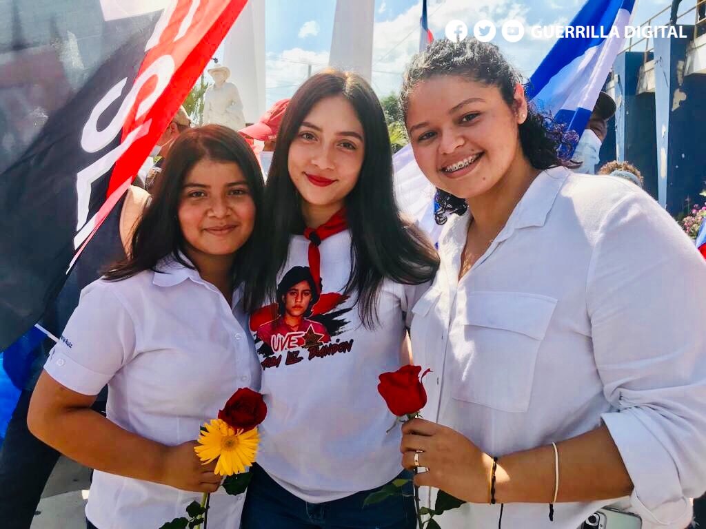 #SandinoSiempre | Con develación de monumento, la militancia Sandinista de la Tres Veces Heroica ciudad #Esteli, saludan el 127 aniversario del natalicio del General Augusto C. Sandino. ✊❤️🖤 #VictoriasDeLaPaz #Nicaragua #JSEsteliD3