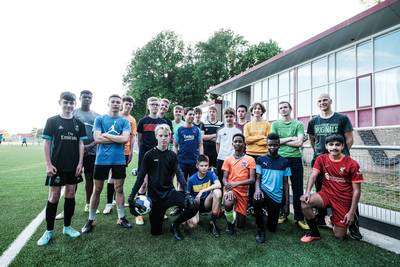 Oorlog zorgt voor jeugdteam met vier nationaliteiten bij FC Bergh: ‘Ze horen er gewoon bij’ gelderlander.nl/montferland/oo…