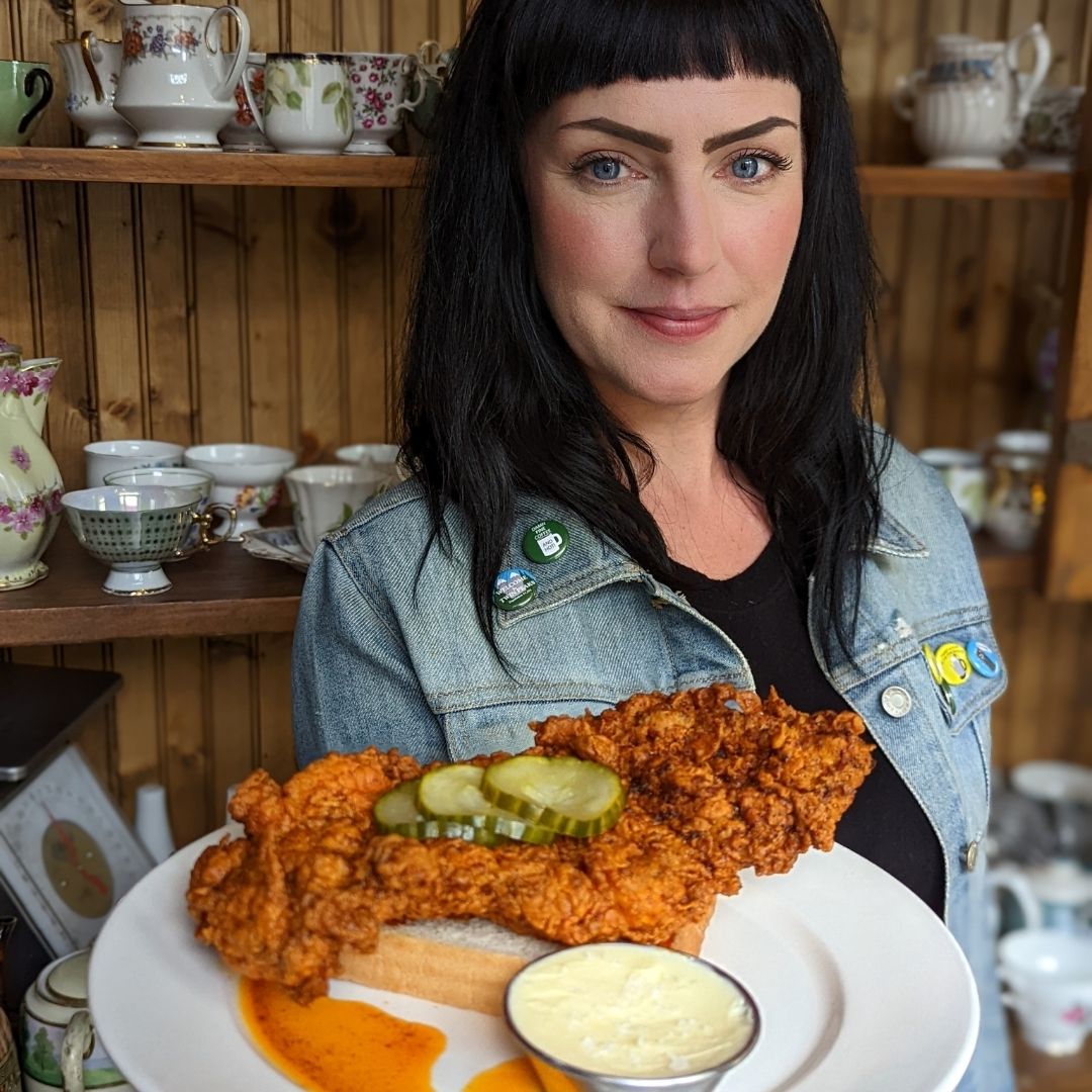 imperialmarkeat's tweet photo. Get here for this 🔥Nashville Hot Chicken🔥 feature! 
Served up with texas toast, butter &amp; house made pickles.

#eatlocal #drinklocal #supportlocal #lunchfeature #trythis #kwfoodies #wrfoodies https://t.co/8oC5461PsS