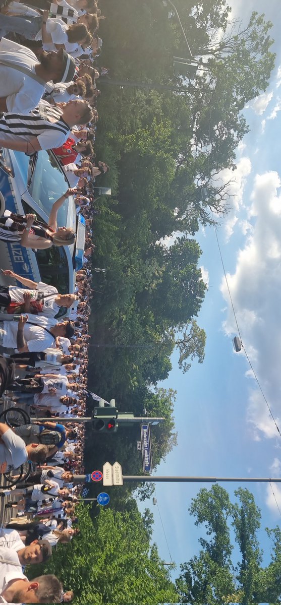 letsberk's tweet photo. @Polizei_Ffm Die Strecke mein ich 
Hab den Marsch aber schon entdeckt https://t.co/HyWCOYgq3Y