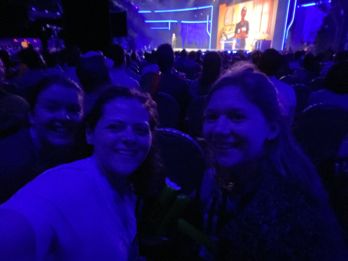 Iron Viz time <a href="/infolabUK/">The Information Lab</a> <a href="/dataschooluk/">The Data School UK</a> are ready to cheer 😍🥳 #data22