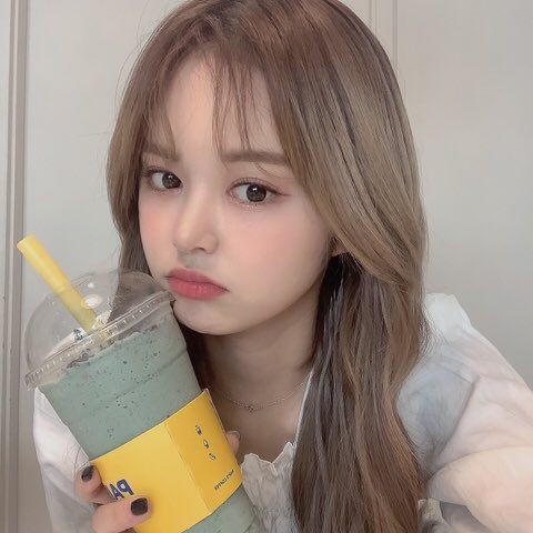 jiwonda's tweet photo. i don't understand people who aren't obsessed with her
#EURapGoddess #HAPPY_EU_DAY #EspeciallyEUDay #EVERGLOW #에버글로우 #이유 #EU @EVERGLOW_TWT https://t.co/aa7uTgEd6T