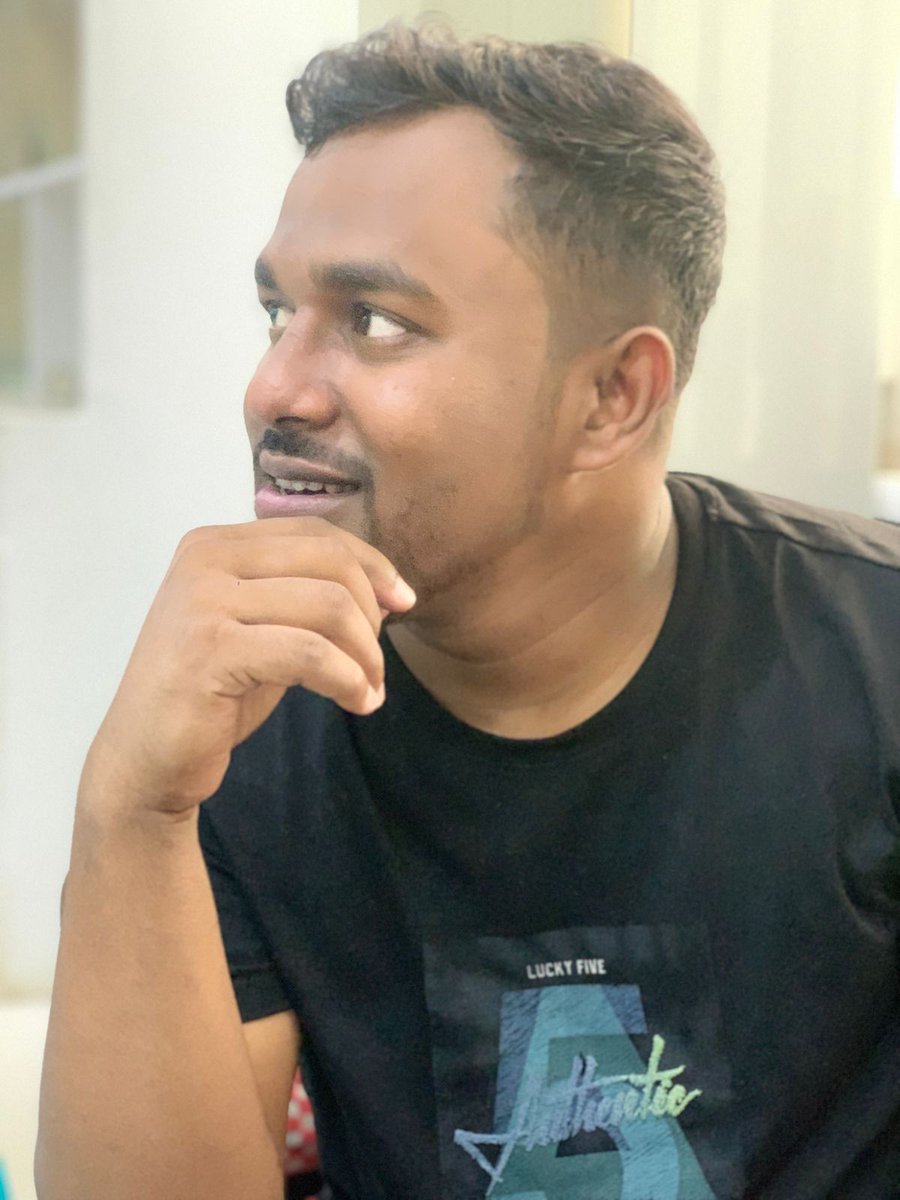 kingrayhanmojud's tweet photo. #What a smile.....!!! :D
#Cadid_pic  <3 :D https://t.co/CEind4O80F