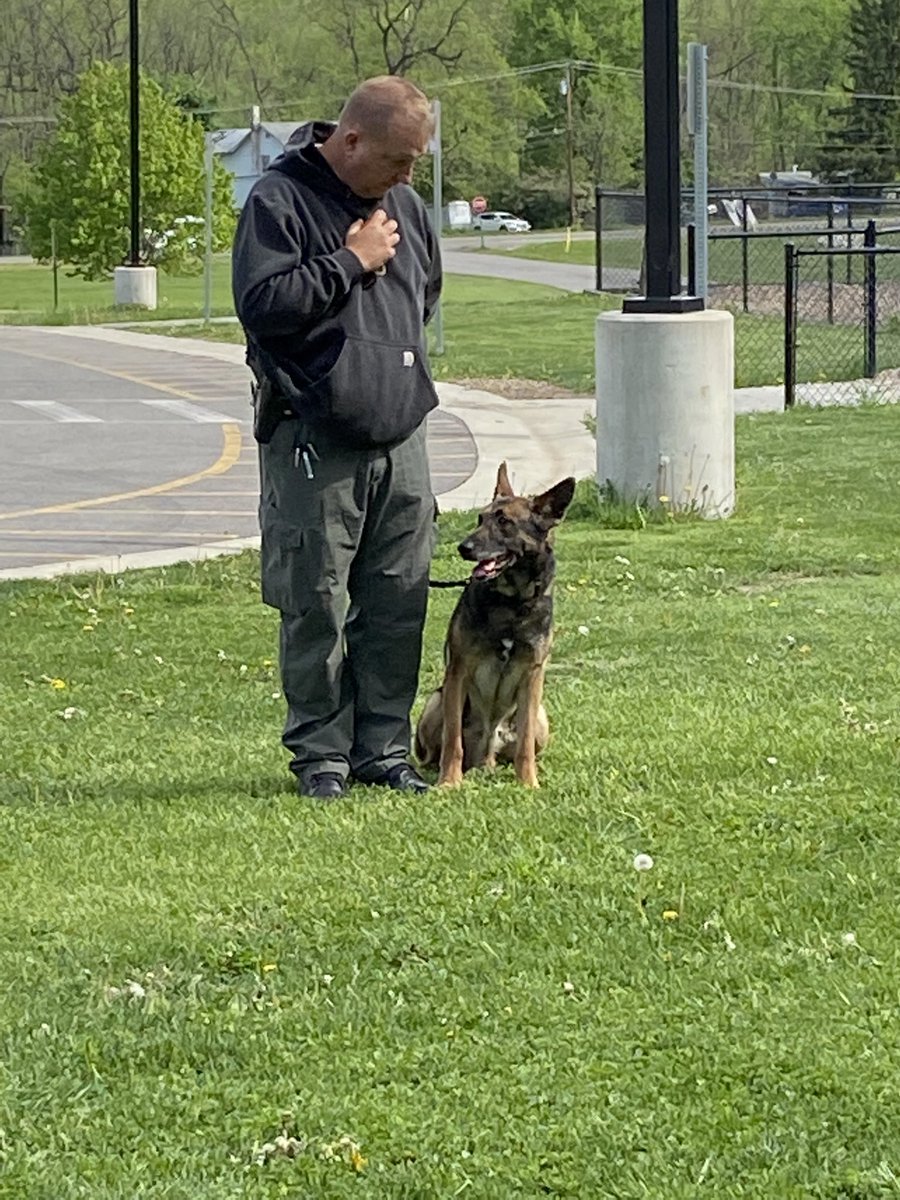 mw_sro's tweet photo. Thank you to the YCSO and Deputy Betts and Deputy Jensen along with Ribo and Kinnie for our UPK K9 demonstration this morning at Marcus Whitman! https://t.co/OzdFojZ7sk