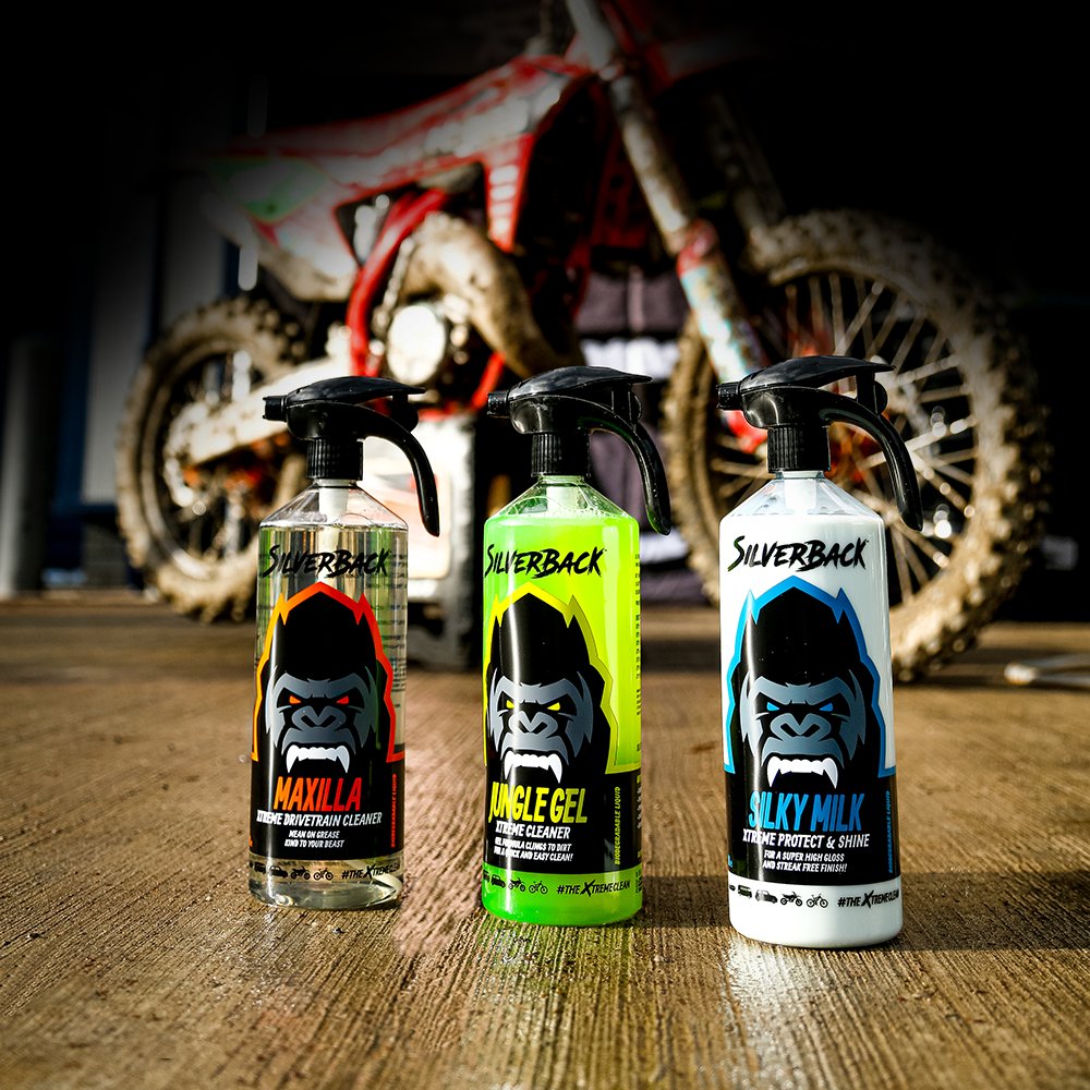 SB_Xtreme's tweet photo. Get the ultimate cleaning with the SILVERBACK™ Xtreme Gift Box. This trio of heroic cleaning power will DEGREASE, CLEAN AND POLISH your machine 🦍
Visit https://t.co/Q0nPBfT8IX to get yours now!😎
#thextremeclean #Clean #Degrease #Shine #downhillmtb #mtbdownhill https://t.co/AbjZDQ3v8C