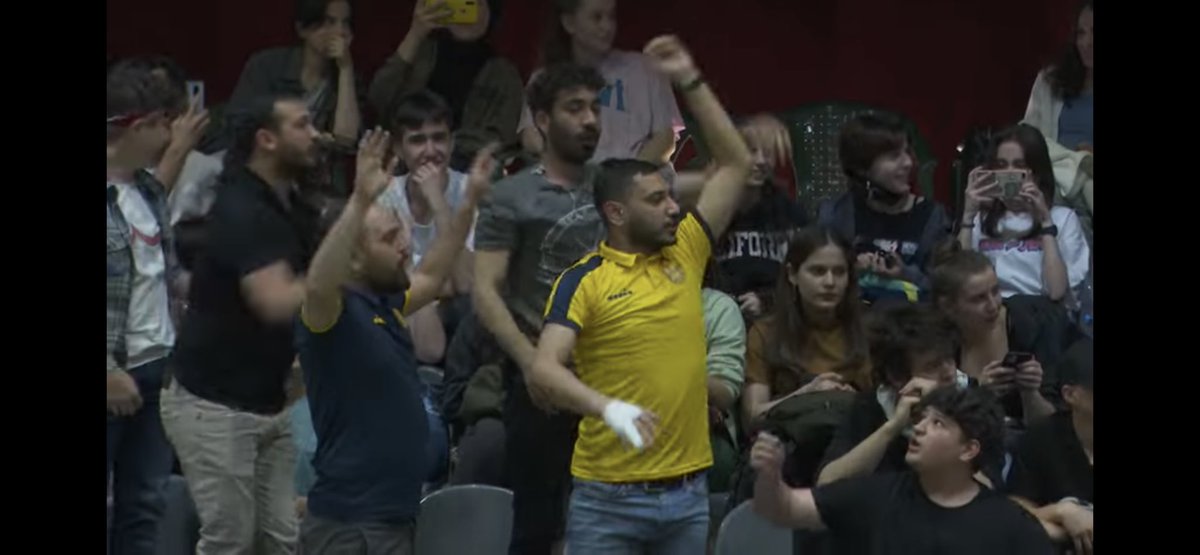 Eryaman’da veya Hasan Ali Yücel’de tribün heryerde tribün yeterki arma olsun <a href="/TlgCL1910/">MKE Tolga Ç. (Nadir Çiftçi )</a> <a href="/GokhanMKE1910/">Gökhan Işıktaş</a>