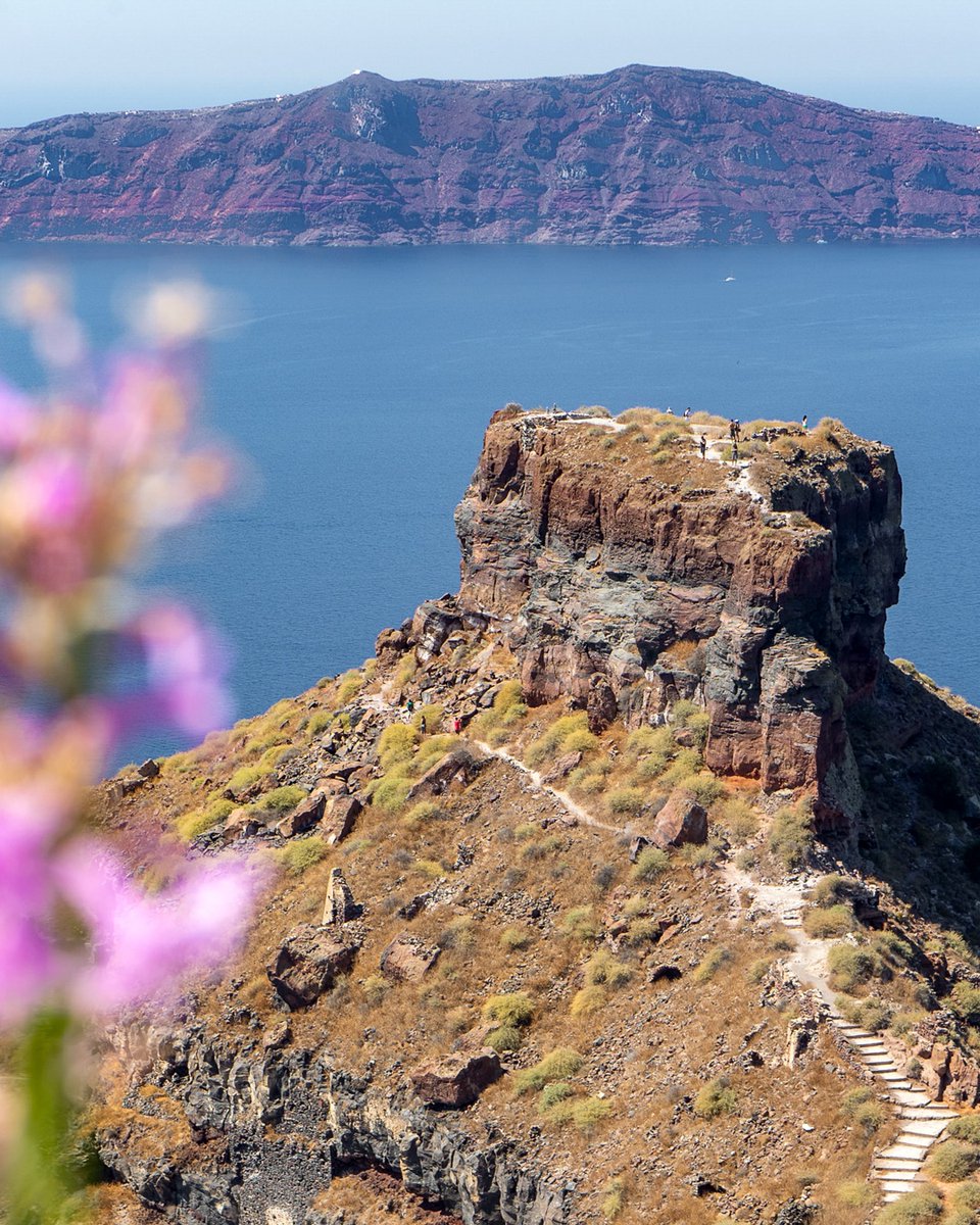 ▪️ 25 hiking trails⁠
▪️ 3 walking trails⁠
▪️ 10 running trails⁠
⁠
No matter what shape you are in, #Santorini won't let you down on exploring the island end to end! 🥾 #DiscoverGreece ⁠#Hiking
⁠