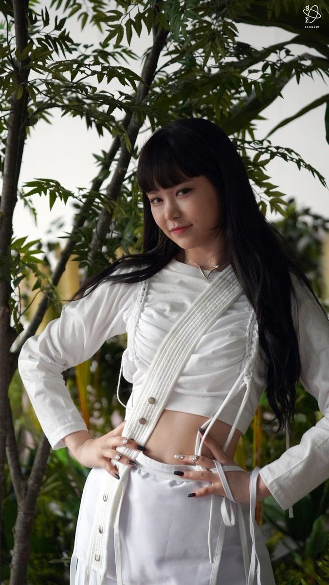 jiwonda's tweet photo. first era jiwon, oui, oui 🤌🤌
#EURapGoddess #HAPPY_EU_DAY #EspeciallyEUDay #EVERGLOW #에버글로우 #이유 #EU @EVERGLOW_TWT https://t.co/stj1Gs306z