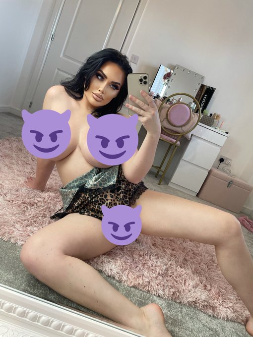 Only &pound;2.50 to sub!!  https://t.co/0EImMkY5VA https://t.co/EGSZcHTsqP