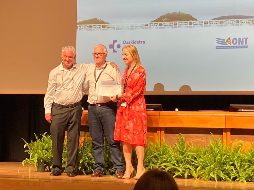 vallhebron's tweet photo. L'Hospital #VallHebron ha rebut avui el primer premi en la modalitat de comunicació oral en el XXXVI Congrés Nacional de #CoordinadoresTrasplantes2022 que organitza l'@ONT_esp pel projecte "Trasplantament segur com a estratègia d'hospital, el següent pas". https://t.co/ALAtXHcowK