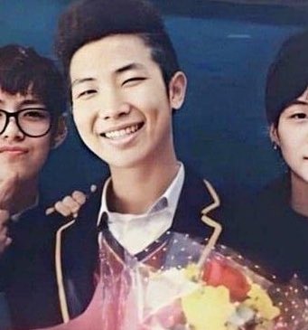 hourlytayjoon's tweet photo. Congrats @taylorswift13 we’re so proud of you 💜
#남준 #TaylorSwift #방탄소년단 #BTS #방탄소년단 #Butter #Bangswift #tayjoon https://t.co/ZJekp1GHIS
