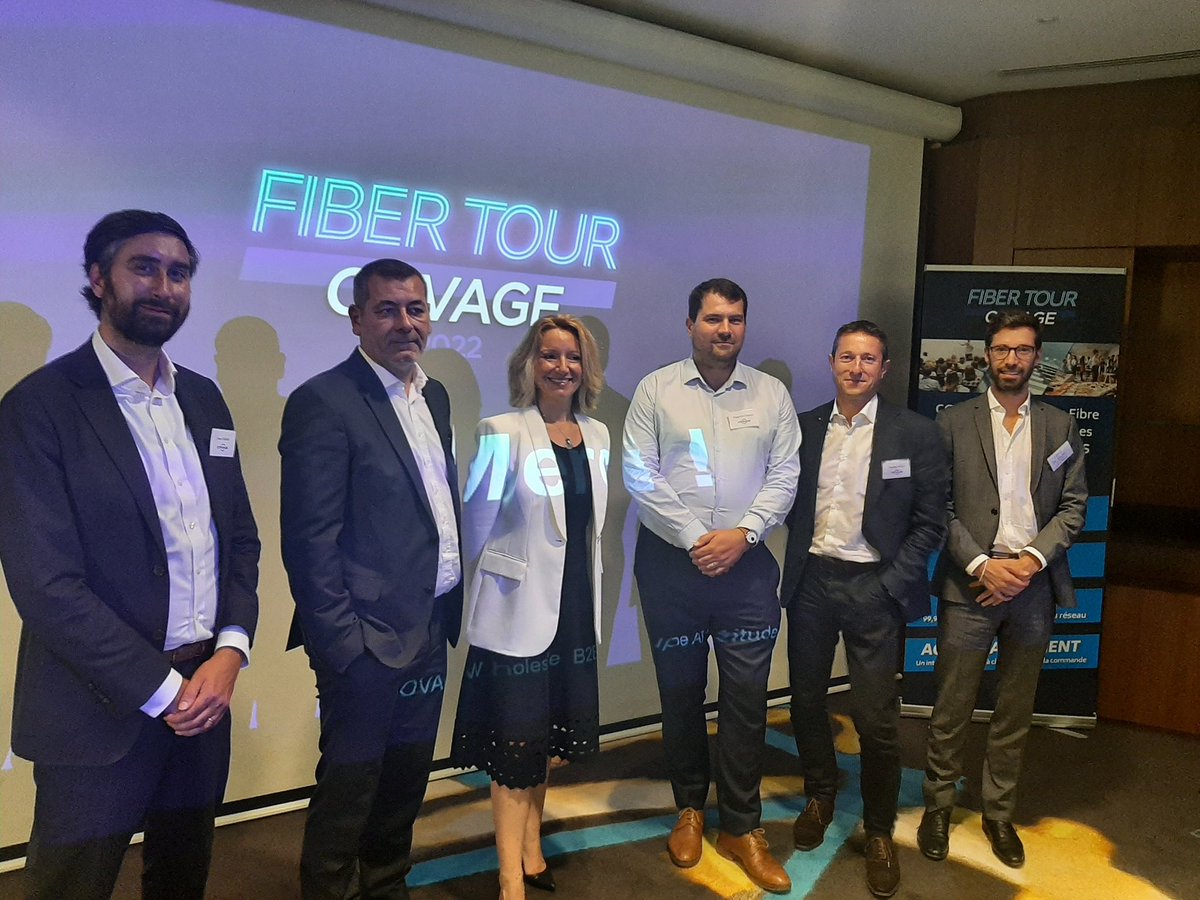 Covage_News's tweet photo. [#FiberTour] Flashback sur la 1ère étape, ce jour à Paris, de notre tour de France à la rencontre de nos clients.
📌+100 participants au lancement
📌14 étapes dans les #territoires pour présenter nos solutions aux acteurs du marché #fibre #entreprises 
👉 https://t.co/8nU5YuUL4A https://t.co/rcRI8td9aL