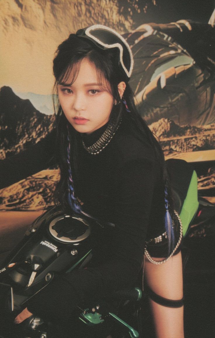 jiwonda's tweet photo. the rent was due on this day so she worked her ass off and brought only the best to the table
#EURapGoddess #HAPPY_EU_DAY #EspeciallyEUDay #EVERGLOW #에버글로우 #이유 #EU @EVERGLOW_TWT https://t.co/7L1lcpkV41