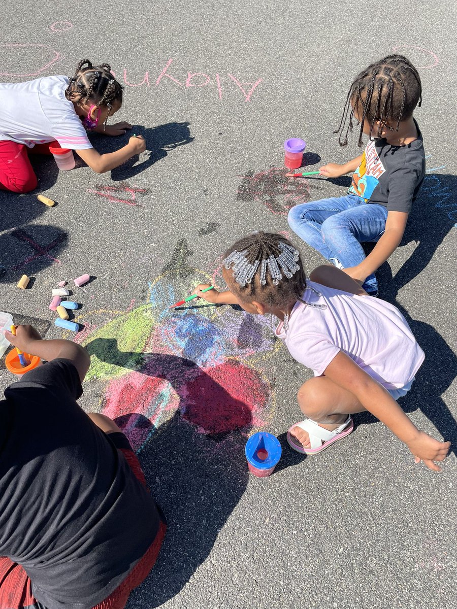 MsParm1's tweet photo. O is for outdoor learning! #ABCCountdownToSummer https://t.co/f7IGTLPbmi