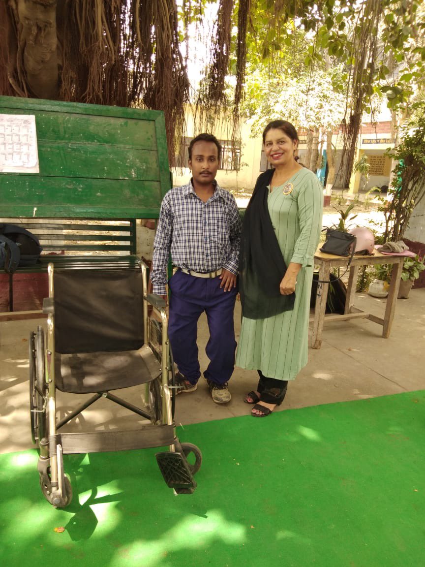 InnerwheelI's tweet photo. Innerwheel club jalandhar Elite 
Distt. Chairman Mrs Guinder kaur 
President  Resham Kaur 
Seceratery smt Dyllis John 
Project  donated  wheelchair for physically disabled student ( Boy) Lyallpur Khalsa School Nakoder Chowk jalandhar 
Beneficiaries  one student 
Amount  Rs. 5000 https://t.co/xQs1TuD2il