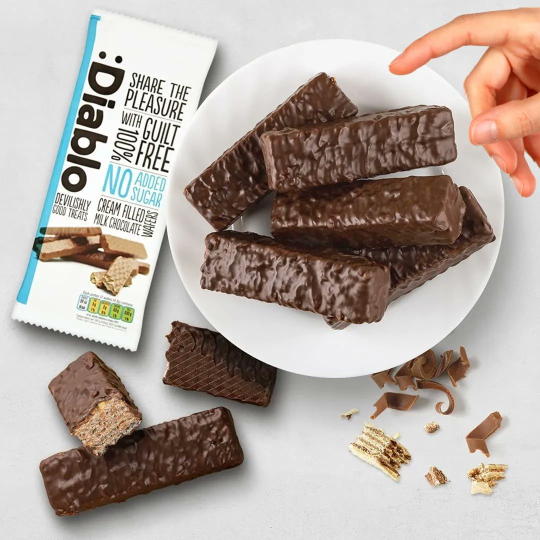 Treat yourself to an afternoon snack with these chocolate wafer biscuits. Ideal for enjoying with friends, our light and crispy Italian wafer biscuit cubes are generously layered with a rich creamy cocoa filling. Can be paired perfectly with tea or coffee ☕️