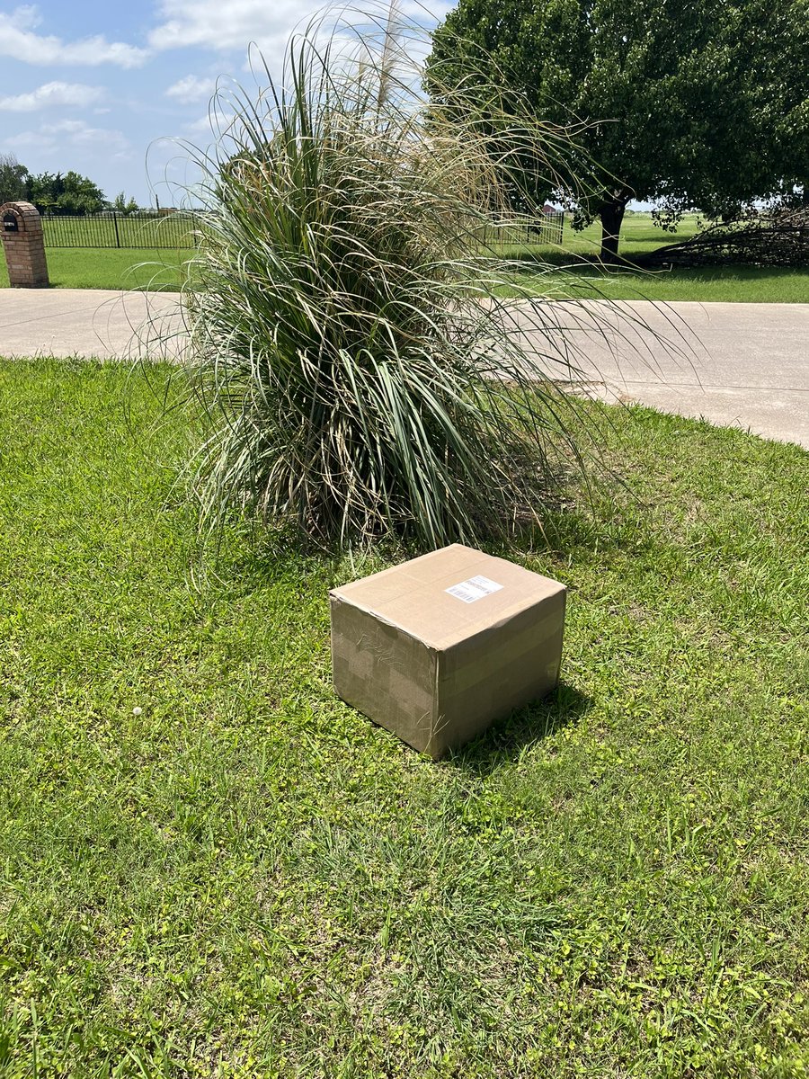 1Addy12's tweet photo. @FedExHelp FedEx has completely lost 100% of my business. 4th time in 2 weeks, with no correction or discipline to the driver. #notcustomerservice https://t.co/zWNHuZpIDh