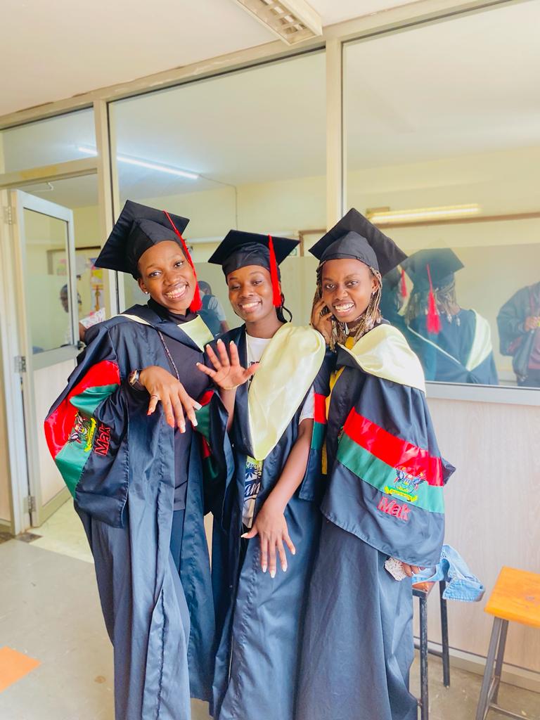 queenmatayo's tweet photo. With this excitement I clearly couldn't wait to show off God's goodness🥺🥺#gownfitting #graduationbells🥳🥳🥳🥳🥳🥳@petitemukyiga ❤️❤️❤️ https://t.co/0sp7CjVY44