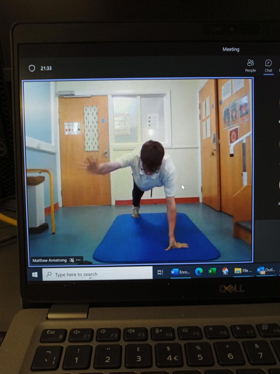 TheLiveTeam_'s tweet photo. Great HIIT session this evening with Matthew our Student Physical Activity Co-ordinator ๐ช๐#physicalactivityforhealth #activelives @NottsHealthcare https://t.co/8Yjiq0sZep