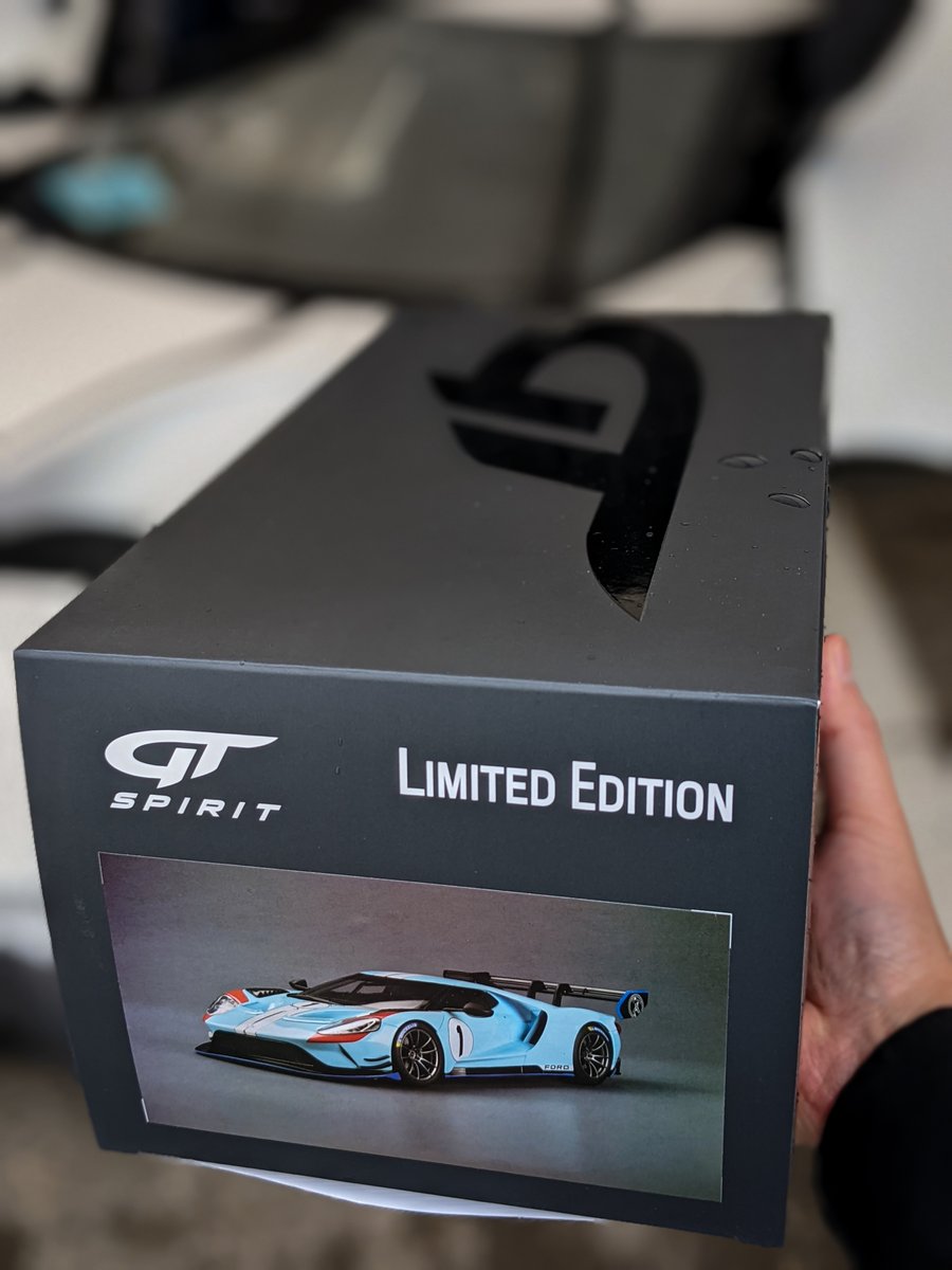 Multimatic's tweet photo. 🚨Attention Formula SAE competitors!

How would you like to go home with a Ford GT? #Multimatic is giving away a limited edition 1:18 scale model of the iconic supercar to a participant of the #FormulaSAE Michigan event in May.

#FSAE #FordGT #ModelCar #Sweepstakes #Giveaway https://t.co/BbqyC4VTfX
