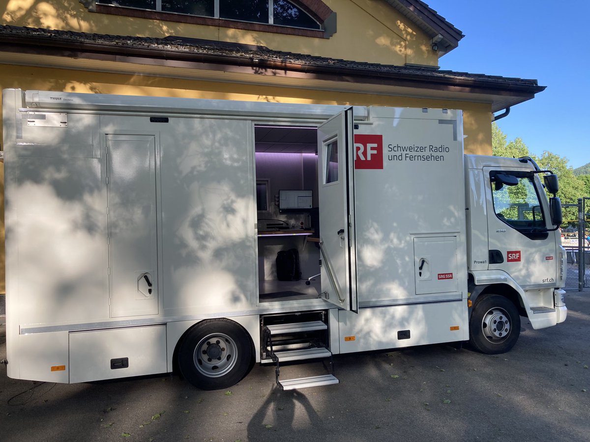 lilypap's tweet photo. Heute stehen wir in der Schützi in Olten an den Kabarett-Tagen für den Satiregipfel. Mit @Lisa_Catena, Anny Hartmann und Stefan Waghubinger. Aufzeichnung für‘s Spasspartout auf Radio SRF 1. @SRF https://t.co/90xqyJ3n7L