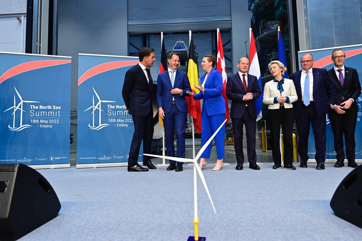 Belgium, Denmark, Germany and the Netherlands to create EU's largest wind power plant prez.ly/qIbc
#Belga #FlandersNewsService #NorthSeaSummit #Energy @alexanderdecroo