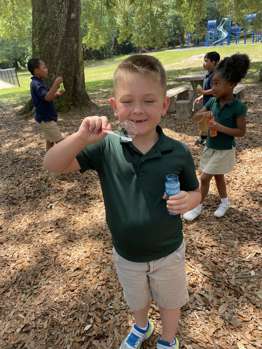 Countdown to the end of the year…6 days left! Yesterday our ballon surprise was sidewalk chalk (forgot to take pictures) and today was bubbles!! They are excited to see what tomorrow’s ballon surprise will be! @DicksonTigers @beckymurray13