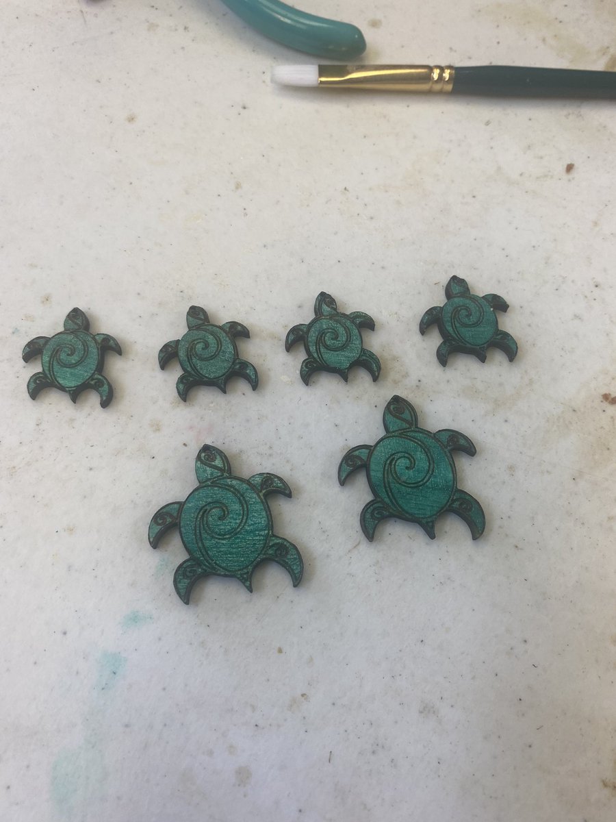 RandaHalsema's tweet photo. Working on some turtle earrings 🐢 
#turtlejewelry #homeofpurdue #purdueuniversity #westlafayette #westlafayetteindiana #lafayetteindiana #lafayetteincreators #wheredesignscometrue #halsemacustomcrafts https://t.co/wyQAGoRmIT