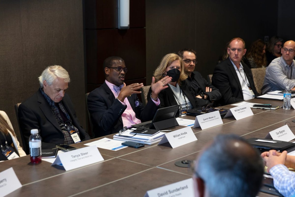 MEDC's tweet photo. MEDC CEO @QuentinMesserJr joined manufacturing executives from across the country at the @ChiefExecGrp #SmartManufacturing Summit in #Detroit Tuesday to exchange ideas for preparing today's talent for the evolution toward #Industry40. #MichiganBusiness #MadeInMichigan https://t.co/N4H5mNVmc2