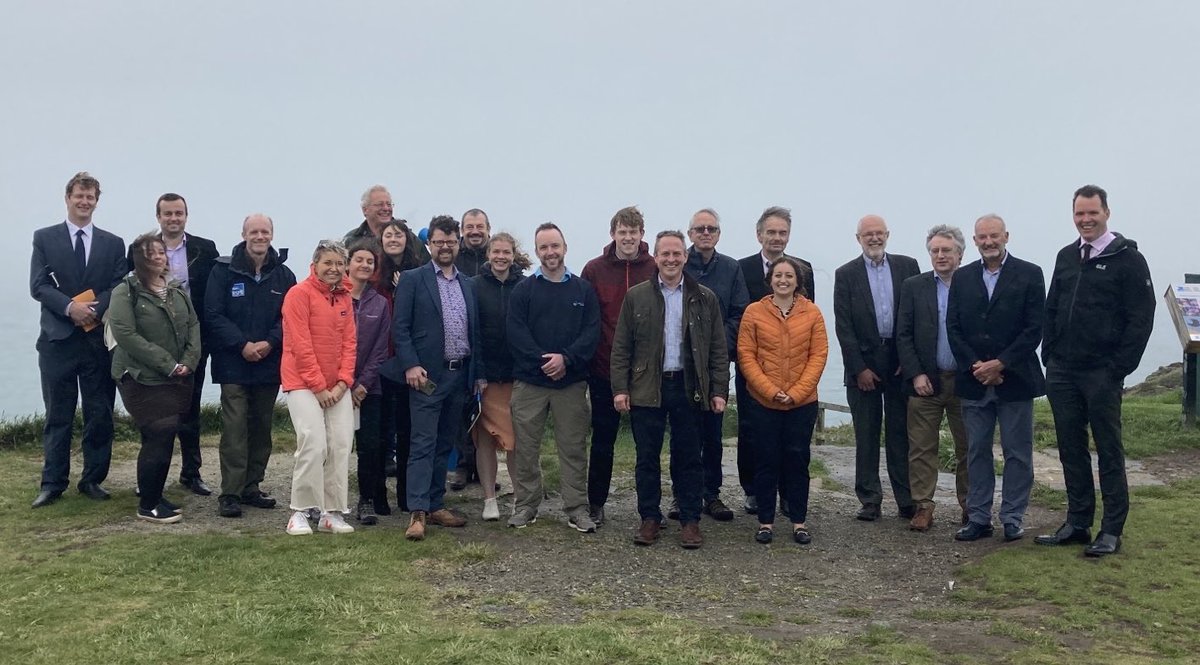 MenterMon's tweet photo. Croesawyd y Dirprwy Gweinidog dros Newid Hinsawdd, Lee Waters AS i Ynys Lawd i gyflwyno cynllun @morlaisenergy. Mae @LlywodraethCym hefyd wedi ariannu y cynllun Rhaglen Monitro a Rheoli Amgylcheddol, ac cafodd y Gweinidog hefyd gyfle i gwrdd â'r tîm gwireddu. #ynysynni #llanw https://t.co/S7C7F9HIyO