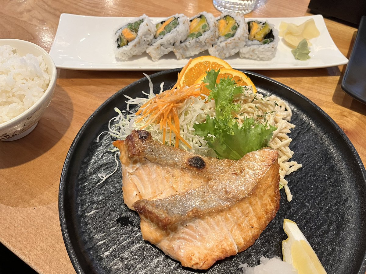 AnaBlackstad's tweet photo. Don’t let the strip mall setting fool you…Miyabi in Tukwila, WA serves up some amazing Japanese food in a casual setting. I loved the veggie roll with tempura kabocha, sweet potato and green beans. Fresh sushi. Friendly staff. Get there early! https://t.co/9E7uS1FxWV