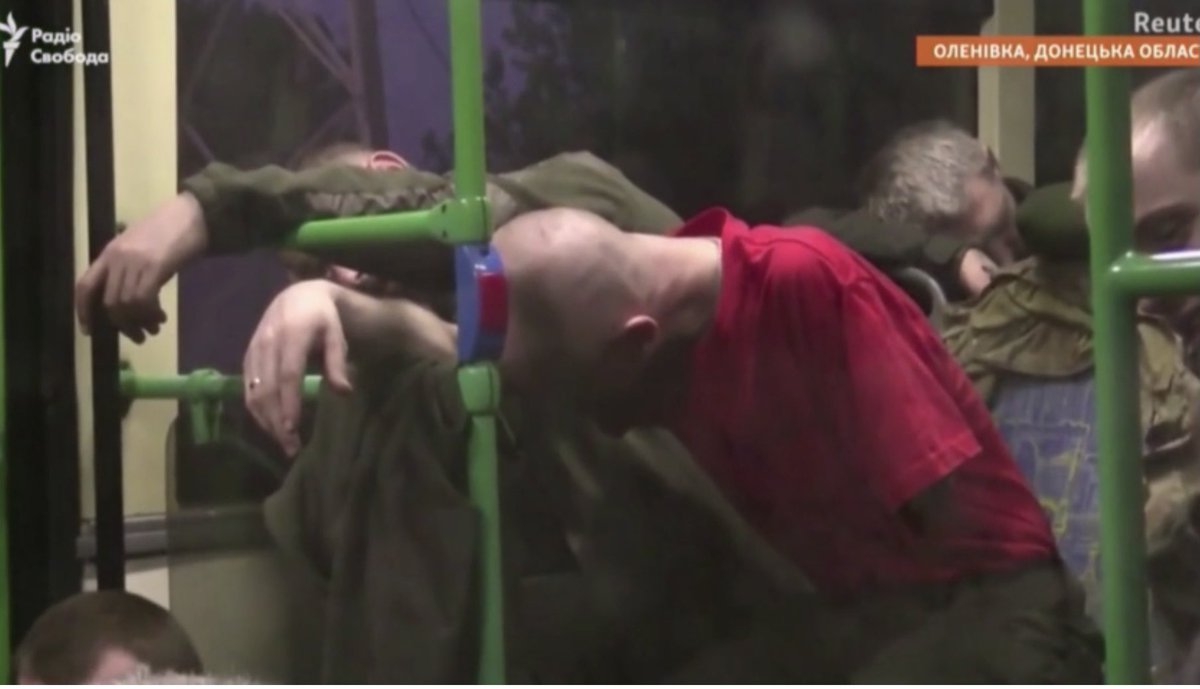 flippinecc's tweet photo. —Professional Russian Military treating injured Ukrainian soldiers after their surrender - in stark contrast to horrific war crimes committed by Ukrainian Military against captured Russian soldiers—

#Ukraine #Nazis #NATO #Russia https://t.co/HjqqhLKEwb