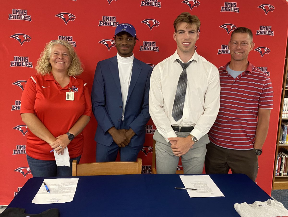OMHSTrack's tweet photo. Quest Agee and Walker Hughes are taking their talents to the next level.  Quest is on to Tennessee State to run, and Walker is headed to South Alabama to throw!  We are so proud of you and wish you all the success in the future!! 🎉🎉GOOM! #team #family @omhsprincipals https://t.co/bzKXpzel6e