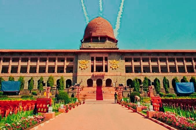 Defence_XP's tweet photo. Report: Army has dropped the idea of creating a Separate squadron for Female Cadets in the NDA. It has been decided that female cadets will now be inducted into already exist Squadrons.

Via Asianet News.

Official Confirmation Awaited.

#NDA #FemaleCadets https://t.co/9BiNF58H16