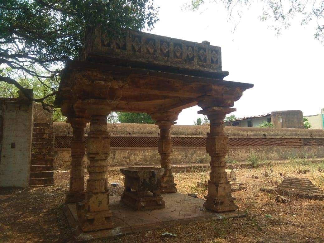 KaknalePrashant's tweet photo. ಅಯೋಧ್ಯೆ ಕಾಶಿ ಮಾದರಿಯಲ್ಲಿ ನಮ್ಮ ಬಸವಕಲ್ಯಾಣದ 12ನೇ ಶತಮಾನದ ಮೂಲ ಅನುಭವ ಮಂಟಪವೂ ಕೂಡ ಪುನಶ್ಚೇತನಗೊಂಡು ಮತ್ತೆ ತನ್ನ ಘತ ವೈಭವ ಸಾರಲಿದೇಯಾ‌.? 
ರಾಜ್ಯ ಹಾಗೂ ಕೇಂದ್ರ ಸರಕಾರಗಳು ಇದನ್ನು ತುಂಬಾ ಗಂಭೀರವಾಗಿ ಪರಿಗಣಿಸಿ ಮತ್ತು ಅದನ್ನು ಮರಳಿ ಪಡೆದು ಅಭಿವೃದ್ಧಿ ಪಡಿಸಿ ಮತ್ತೆ ಅನುಭವ ಮಂಟಪದ ಘತ ವೈಭವ ಮರುಕಳಿಸಬೇಕು #anubhavmantapa 1/2 https://t.co/BkOwk51oCU