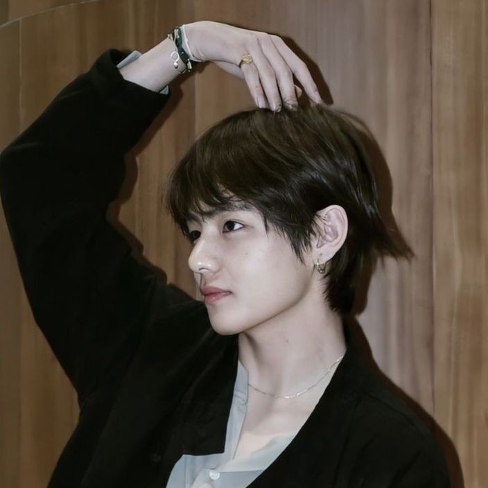 folderoftae's tweet photo. barefaced taehyung https://t.co/JseXgylVs6