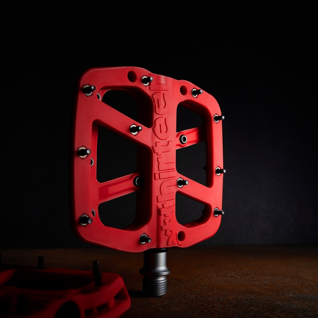 Keep your bike looking sharp with colour co-ordinated composite pedals from e*thirteen - Availalbe instore and online at buyabike.co.uk!

📷 @ethirteencomponents