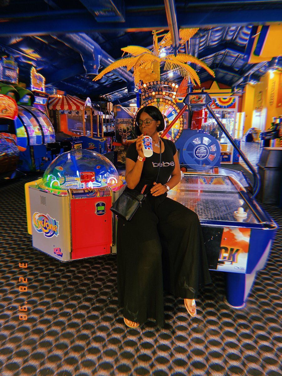 Char'naeNotLikeDaWine♥️ tweet media