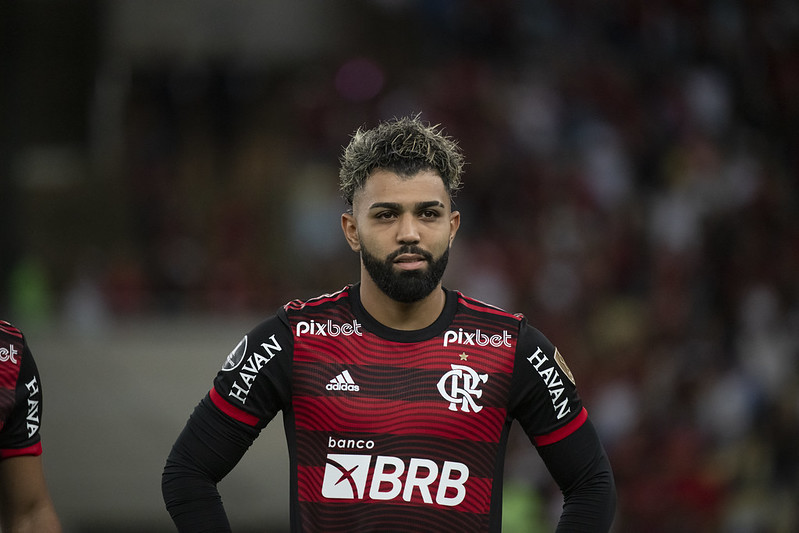 sitejornaldofla's tweet photo. MCP NA BRONCA

“O Gabigol precisa ter humildade e fazer uma autocrítica. Não é possível que um jogador que custa tão caro, com tanto nome e qualidade perca esse tipo de gol. Você acha que o Germán Cano perderia esses gols? Eu acho que não.”, disse Mauro Cezar.

#LeiaNoMRN https://t.co/FOQdmqhS7k