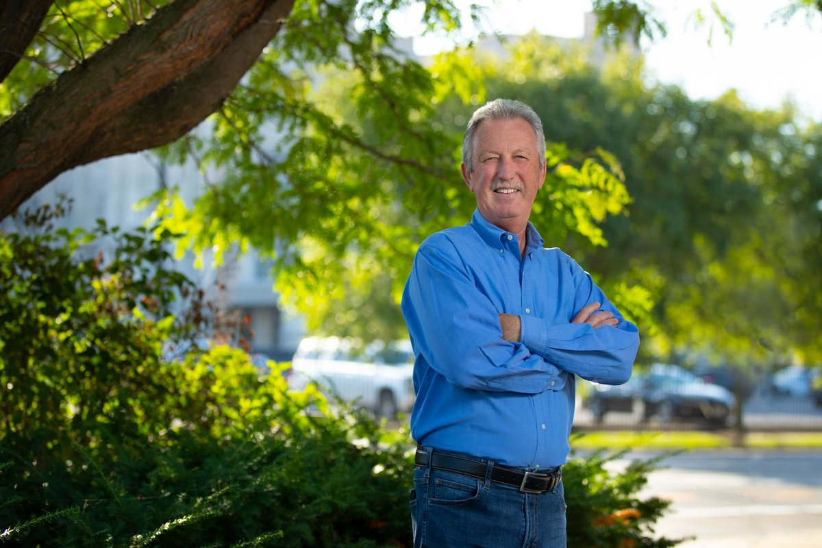 John Dierdorf is retiring! Read more about his legacy and his future endeavors. #designerofpossibility
browningday.com/news/john-dier…