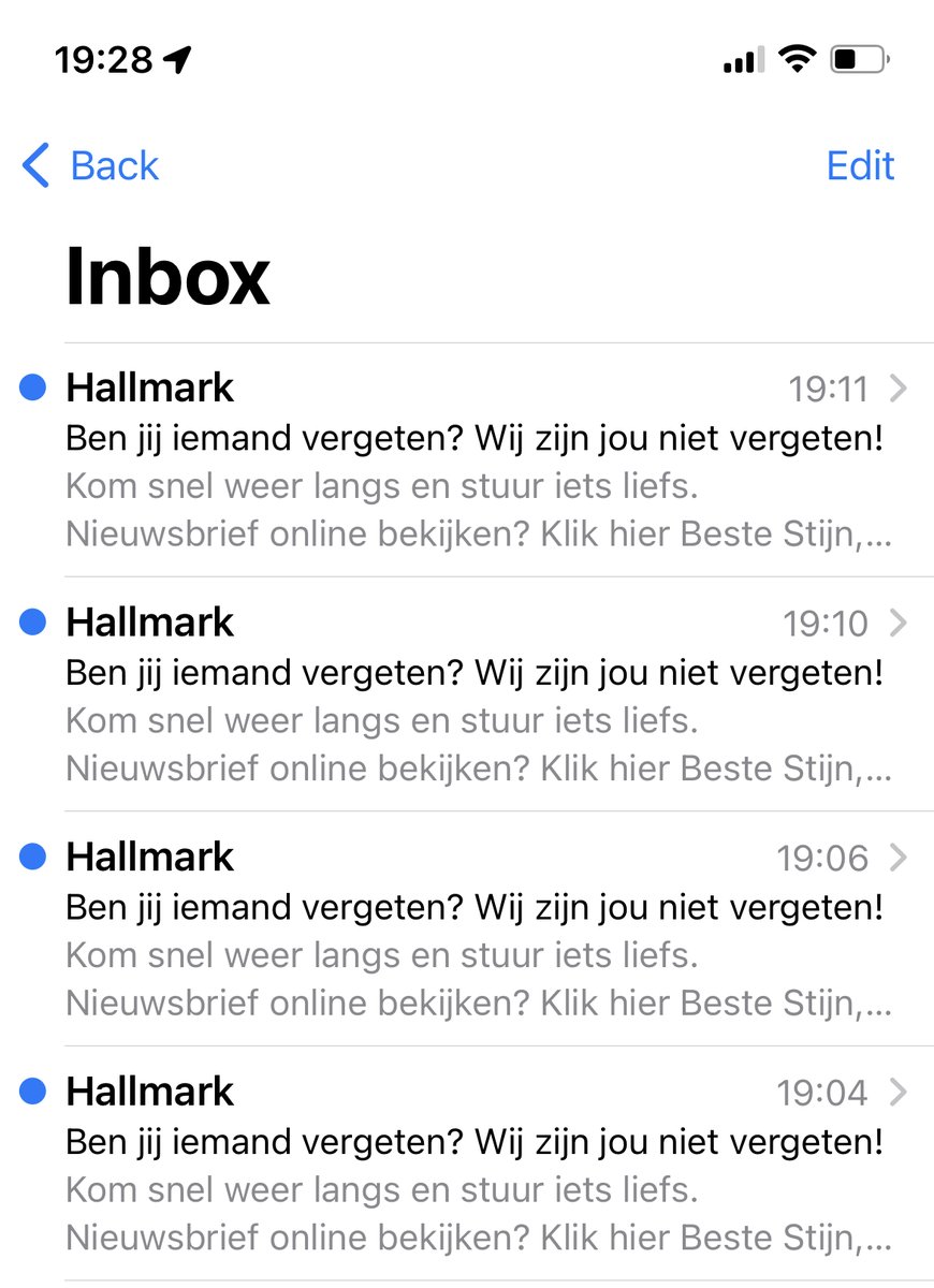 DotStijn's tweet photo. Jullie mij alvast niet @Hallmark https://t.co/I2i2vjqfnQ