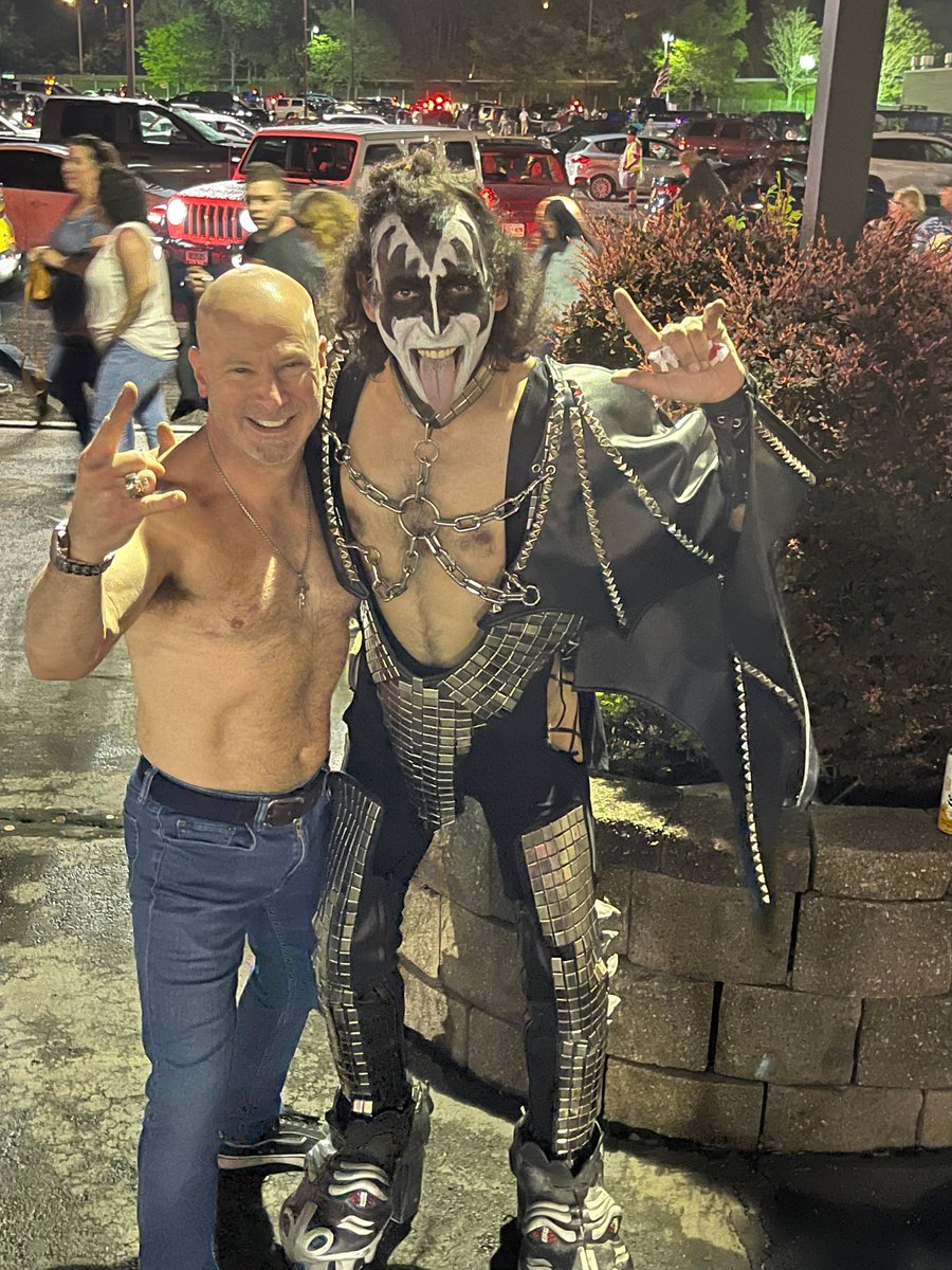 LynchBigData's tweet image. Calling my friends from @kiss and #kissarmy - please support my fundraising for Tech Tackles Cancer 2022 benefitting @StBaldricks and @_onemission secure.givelively.org/donate/hack-re…