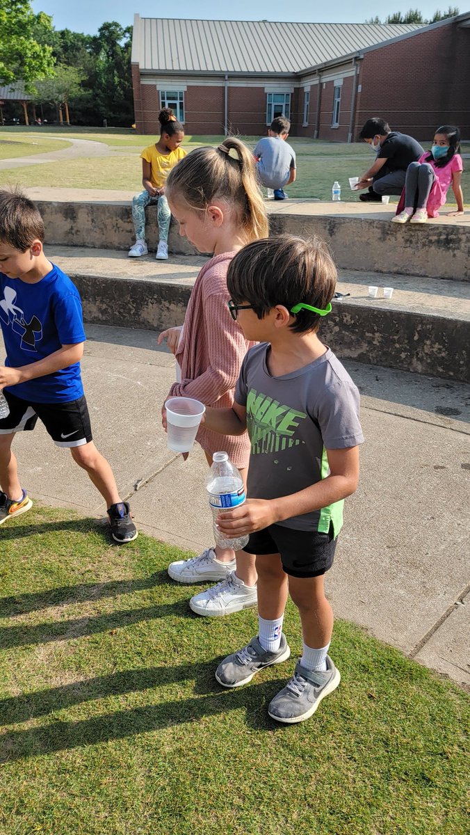 Anderson3rdPES's tweet photo. Science experiment day was a success!  Anything that fizzles and explodes was a winner!  @CogburnWoodsES #andersonfirsties https://t.co/ZWdsiE0ed9