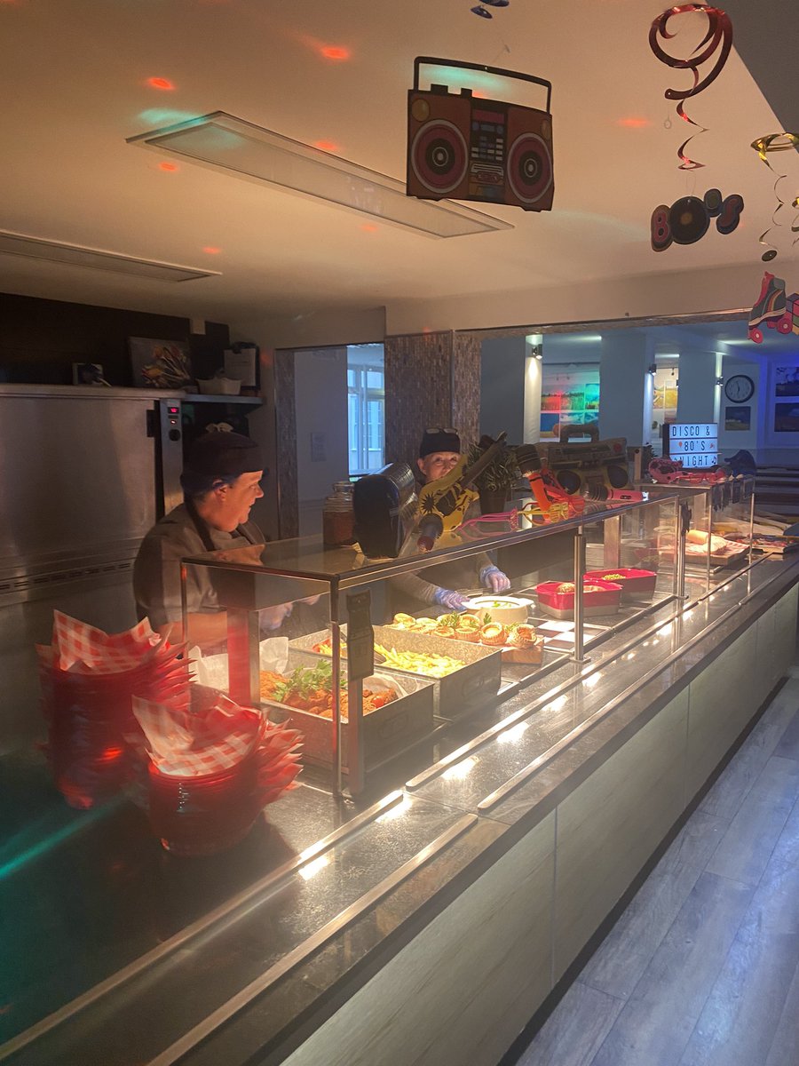 ShebbearBoard's tweet photo. Itโs disco night ๐บ๐ชฉ our amazing kitchen team put on an 80s themed night tonight, thank you! #ShebbearBoarding #ShebbearCreativity https://t.co/ScpsAM41ge