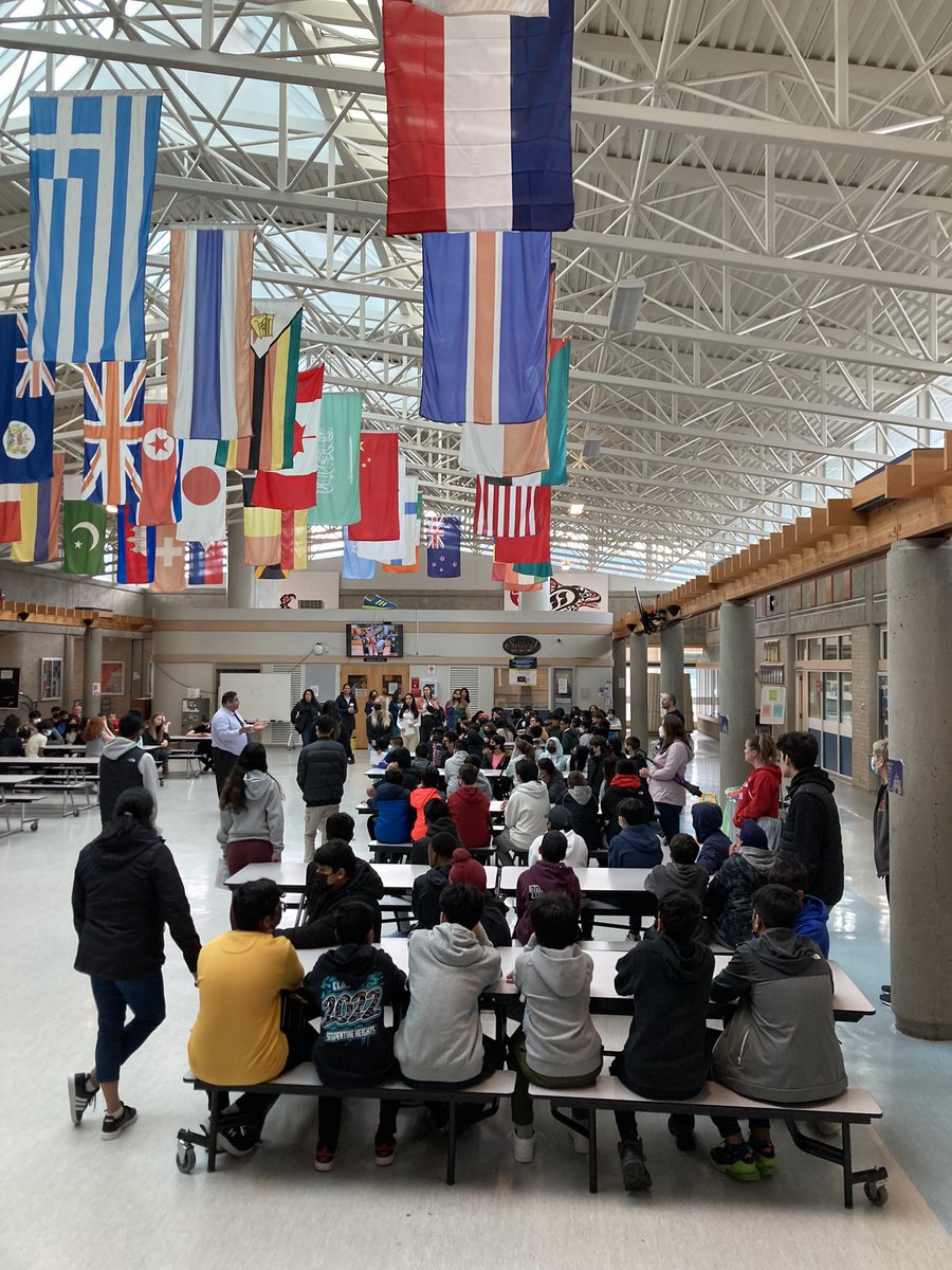 The sun is out and our future Spartans from Serpentine Heights and WF Davidson Elementary are here for their tour! <a href="/ZaharaRawji/">Zahara Rawji</a> <a href="/wfdavidsonelem/">William F. Davidson</a> Also 23 students coming from outside our family of schools! Welcome to <a href="/Surrey_Schools/">Surrey Schools</a>