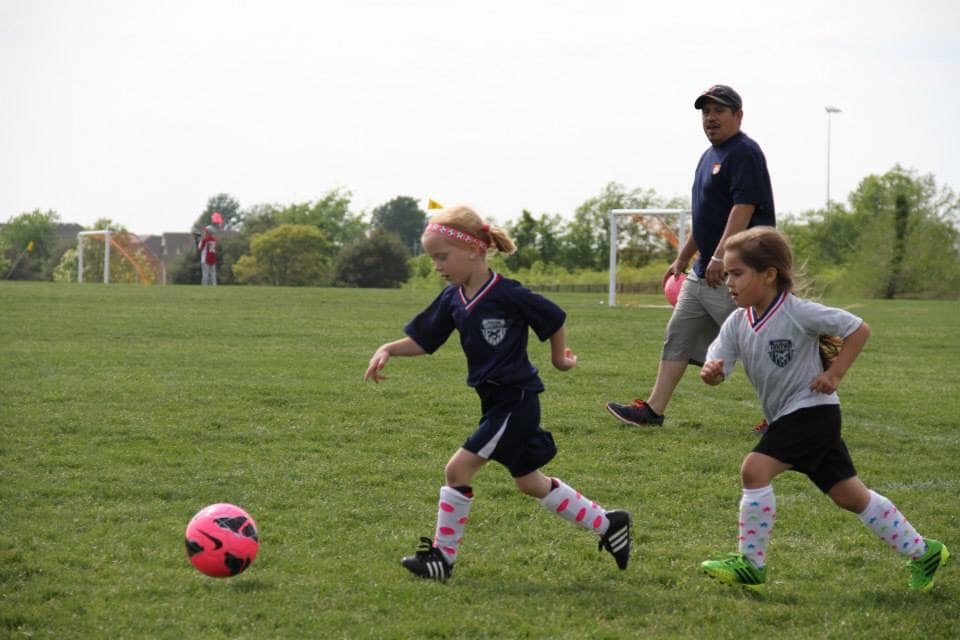 kclegendsred09's tweet photo. Eight years ago today, Aniston and Mia were the CUTEST competitors ever in an epic Metro United showdown at Swarner Park. 🥰⚽️#OTD #ThosePiggies #WeSeeYouEric #Red09 https://t.co/kabmxiHdsl