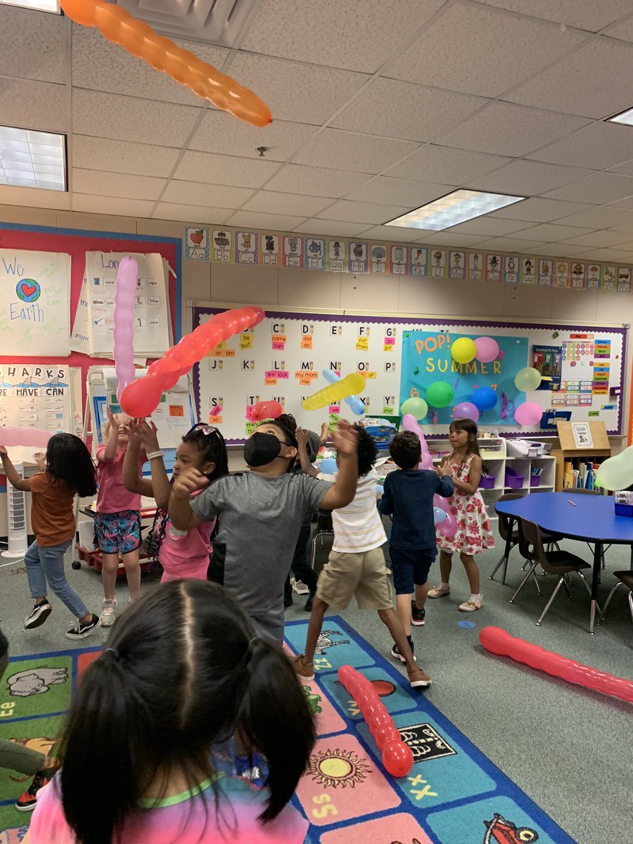 MrsVance_Kinder's tweet photo. 🎈 fun for our Pop into Summer activity today!! I love seeing them having so much fun. https://t.co/0U9134GZhH