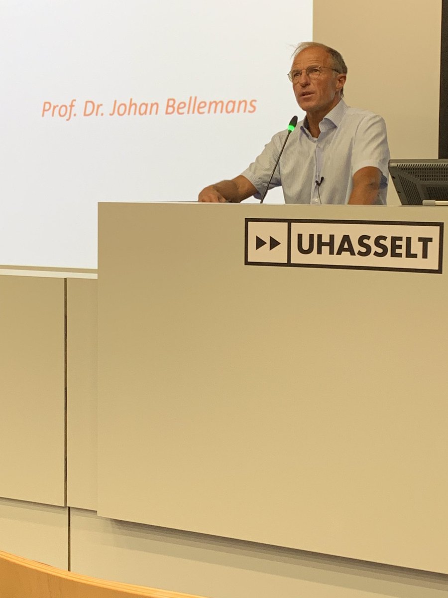Prof. dr. Johan bellemans stelt tijdens het seminarie “Van topatleet tot recreant: wat willen sporters van ons weten?” zijn nieuw boek voor. Interessante en inspirerende lezing!  @UHasselt_SEE <a href="/Fac_Revalidatie/">Faculteit Revalidatiewetenschappen</a> @RevalAcademy