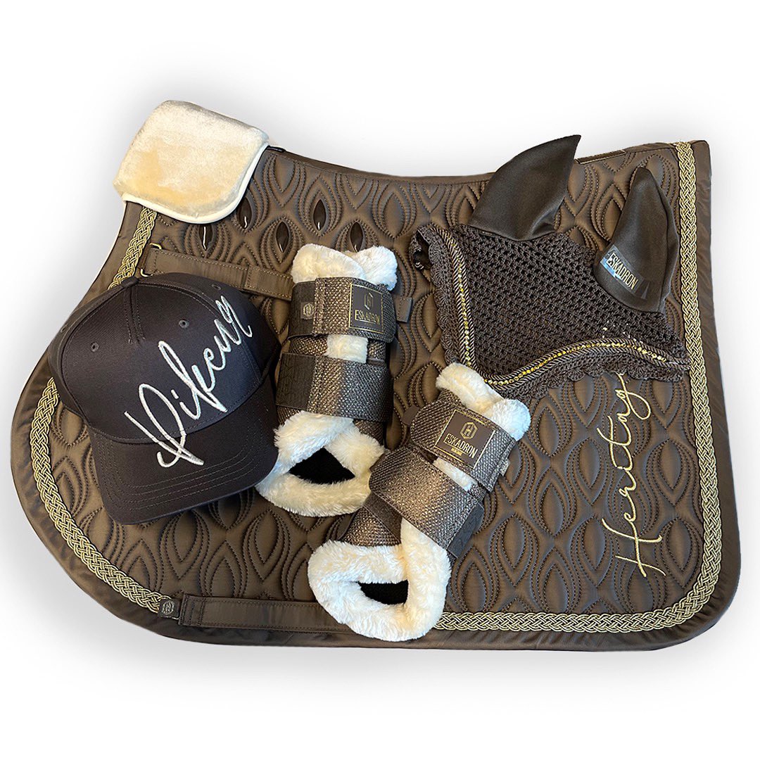 Perfectly P L A Z A ✨🤎

Who else loves this beautiful shade?! Shop the full Heritage collection now! 
👇🏼⬇️

mybreeches.com/collections/es…