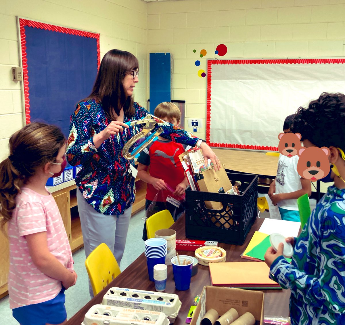 mandoloft's tweet photo. GT Resource T Mrs. Wershbale had 2nd grade @GaeScubs STEAMing up research! Ss chose an animal, researched w/ #PebbleGo, @epic4kids, &amp; #kiddle, &amp; designed a dinner chair for their animal. Peep the Crop-A-Dile tool! #LifeReady skills in action! @HenricoElem @HCPS_Innovates https://t.co/qYTfy5Sw1y
